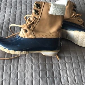 sperry shearwater boots with buckle